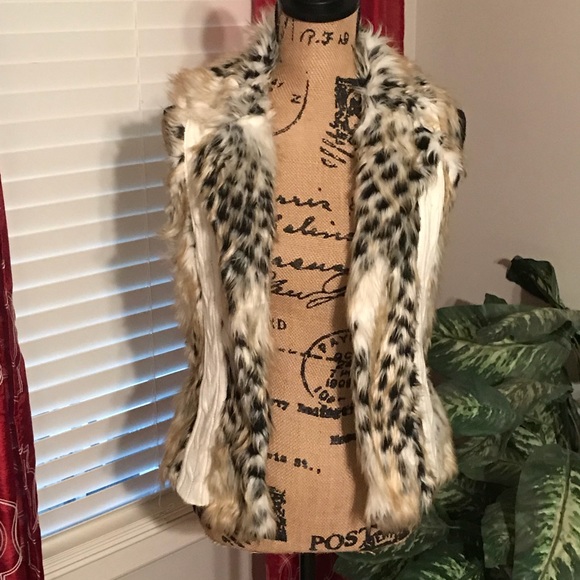 ♦️SOLD♦️Beautiful Vest - Picture 3 of 4